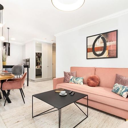 شقة غدانسك  في Harmonia Oliwska Premium By Renters Prestige المظهر الخارجي الصورة